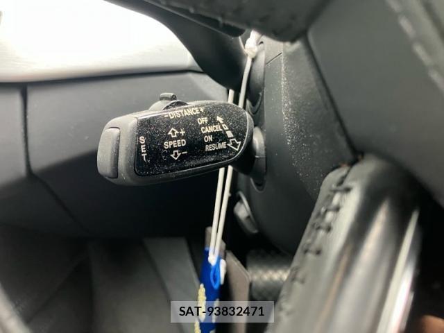 Audi A8 2017-08 8371449-28
