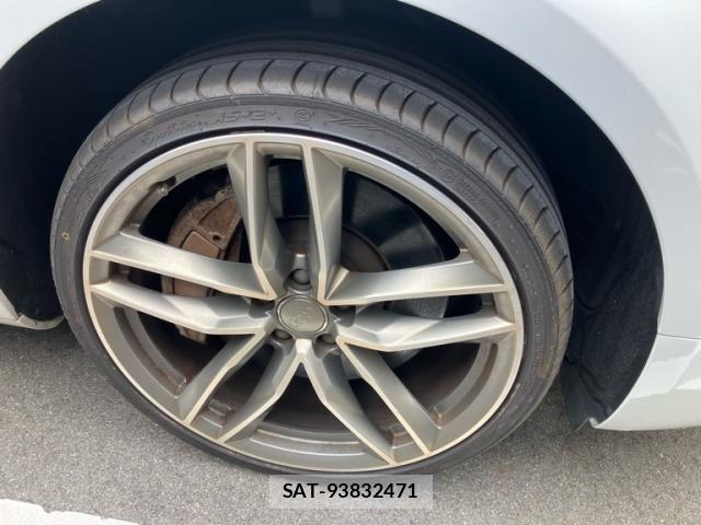 Audi A8 2017-08 8371449-5
