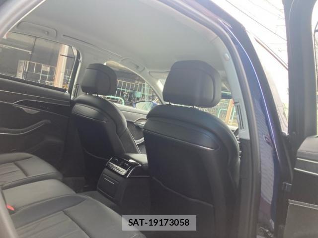 Audi A8 2020-12 8411273-12