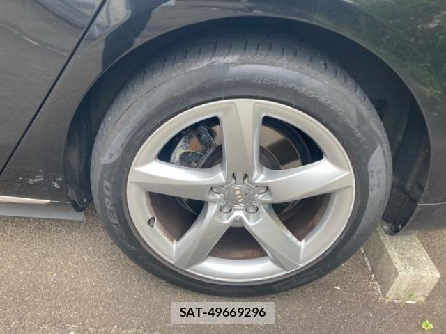 Audi A8 2017-03 8625861-8
