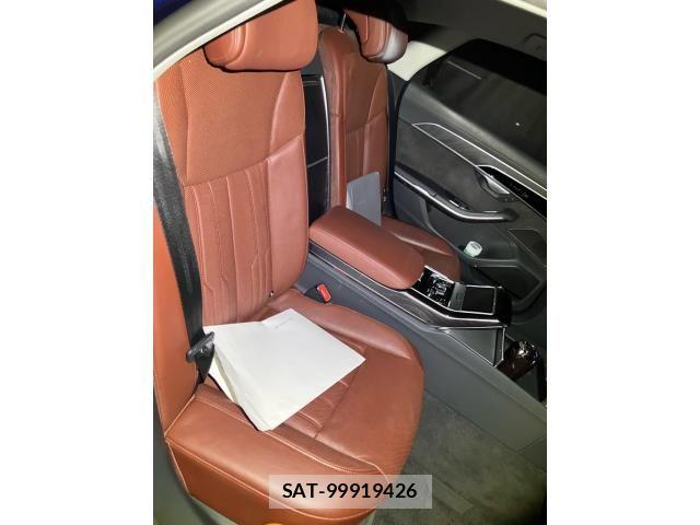Audi A8 2018-12 8658066-12