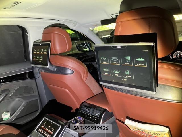 Audi A8 2018-12 8658066-13