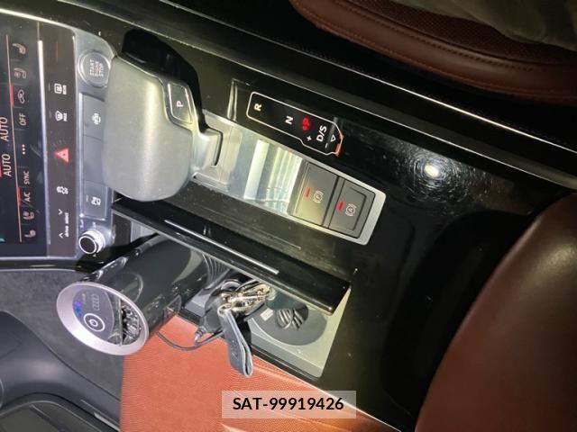 Audi A8 2018-12 8658066-22