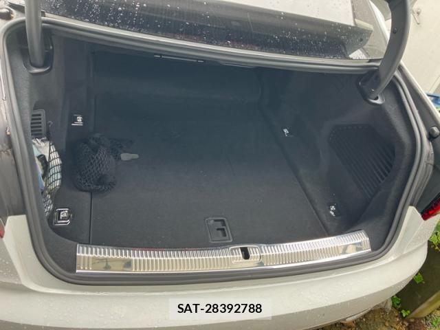 Audi A8 2019-08 8848271-10
