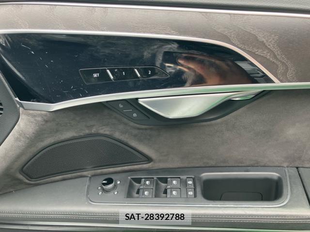 Audi A8 2019-08 8848271-15