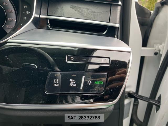 Audi A8 2019-08 8848271-17
