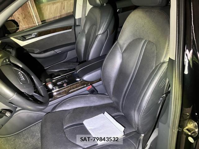 Audi A8 2011-03 8848272-9