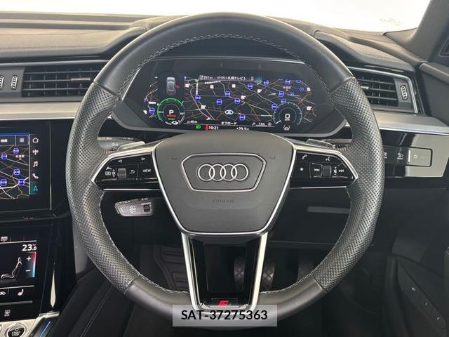 Audi E-TRON 2022-05 8098063-11
