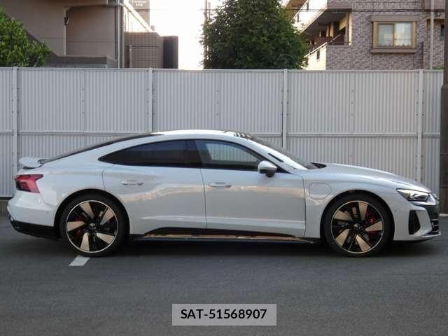 Audi E-TRON 2024-12 7325744-10