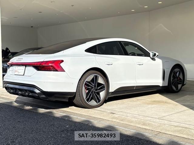 Audi E-TRON 2021-12 7356887-2