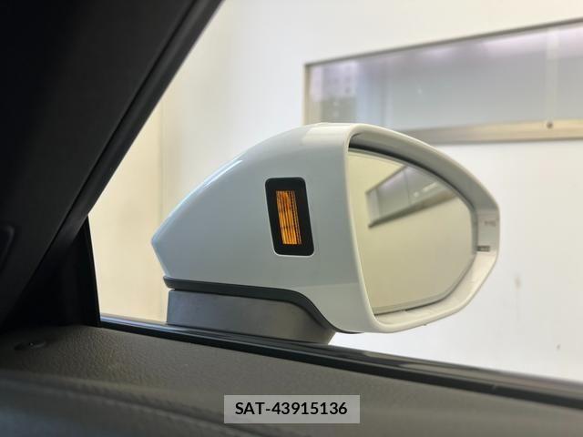 Audi E-TRON 2023-03 7720947-12