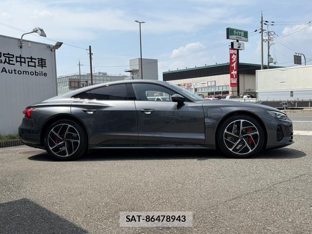 Audi E-TRON 2025-03 8206385-17