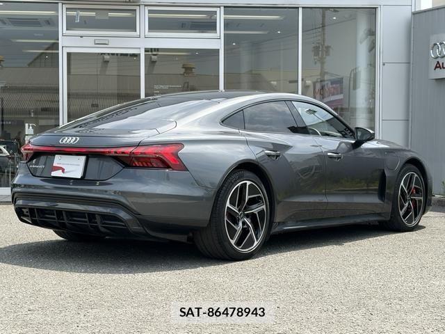 Audi E-TRON 2025-03 8206385-2
