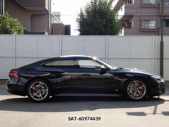 Audi E-TRON 2025-04 8206382-10