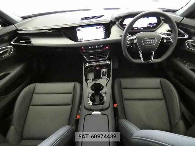 Audi E-TRON 2025-04 8206382-1