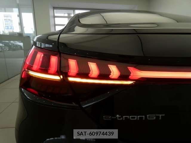 Audi E-TRON 2025-04 8206382-19