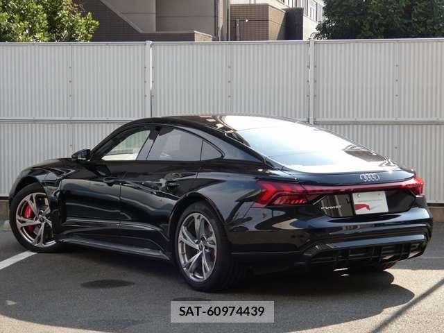 Audi E-TRON 2025-04 8206382-5
