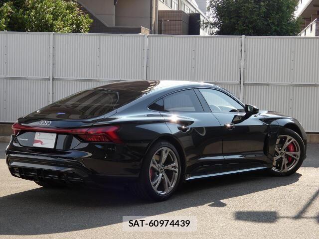 Audi E-TRON 2025-04 8206382-6
