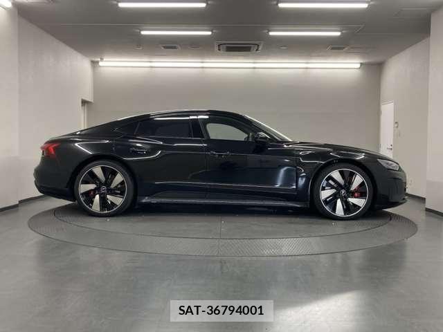 Audi E-TRON 2023-07 8740617-5