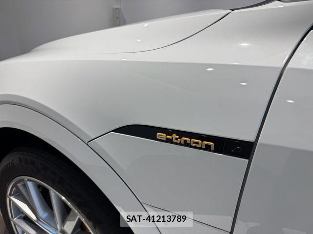 Audi E-TRON 2021-12 8561197-8