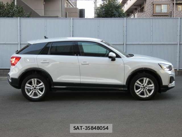 Audi Q2 2024-05 3660110-11