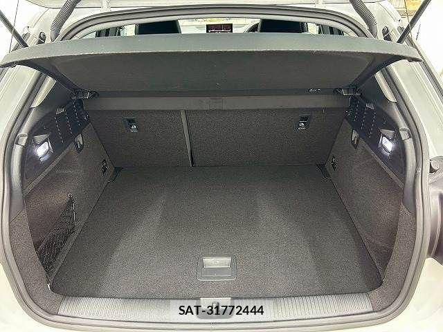 Audi Q2 2017-06 4138555-10