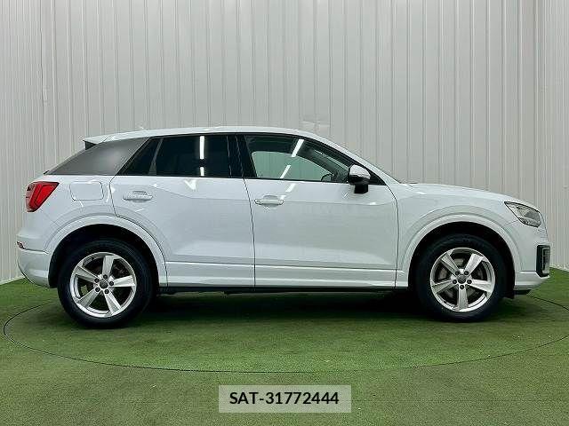 Audi Q2 2017-06 4138555-13