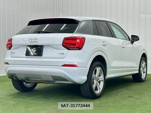 Audi Q2 2017-06 4138555-16