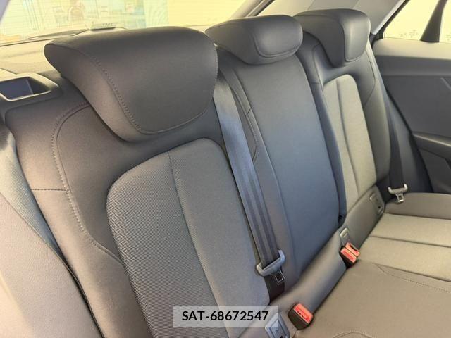 Audi Q2 2025-10 6009578-4