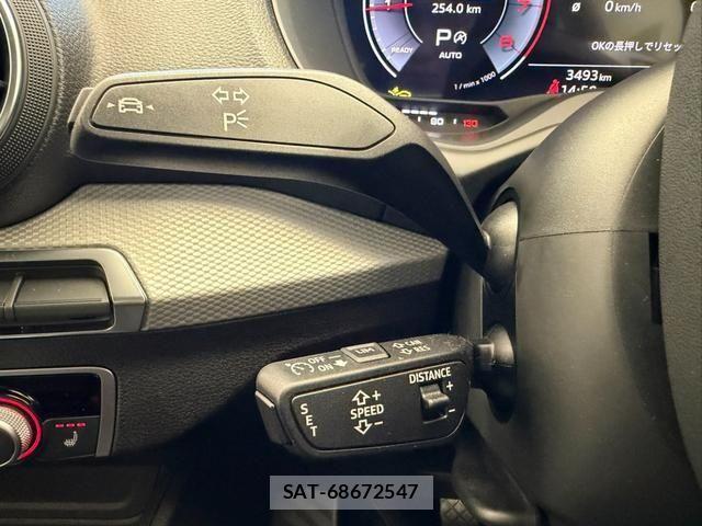Audi Q2 2025-10 6009578-7