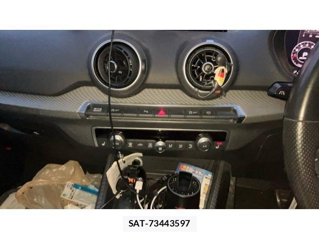 Audi Q2 2017-06 6902280-13