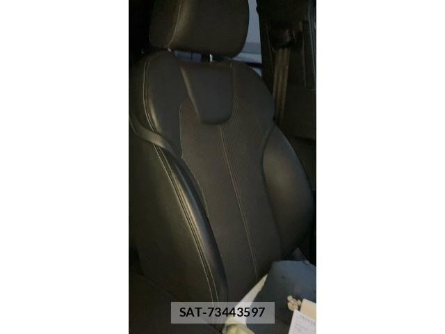 Audi Q2 2017-06 6902280-16
