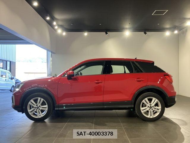 Audi Q2 2025-10 6902269-9