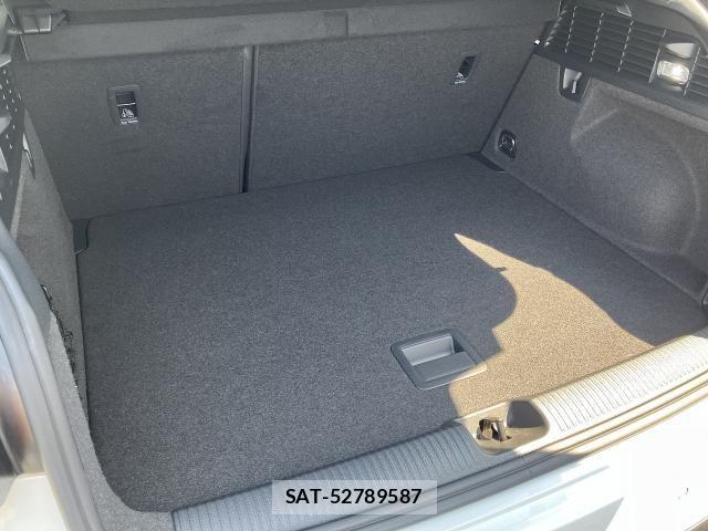Audi Q2 2023-08 6902277-15
