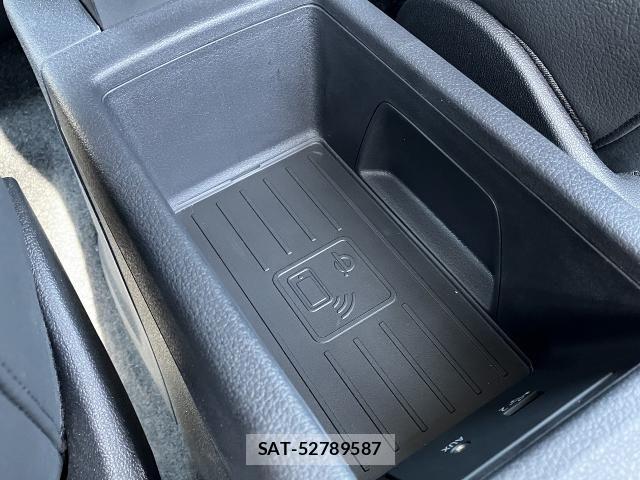 Audi Q2 2023-08 6902277-7