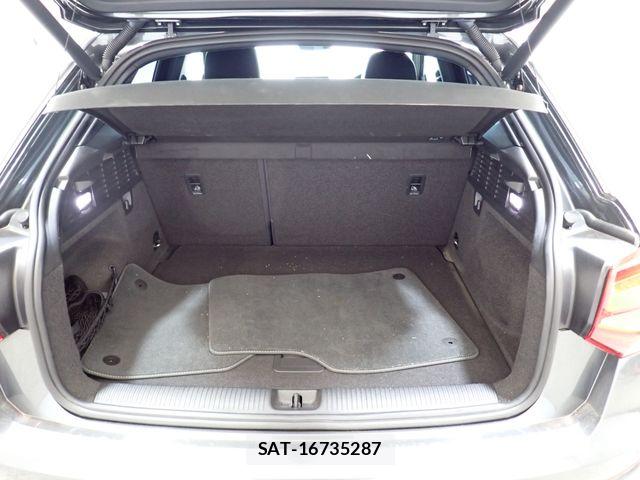 Audi Q2 2017-06 6989213-23