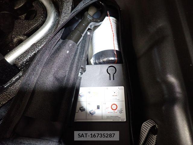 Audi Q2 2017-06 6989213-25