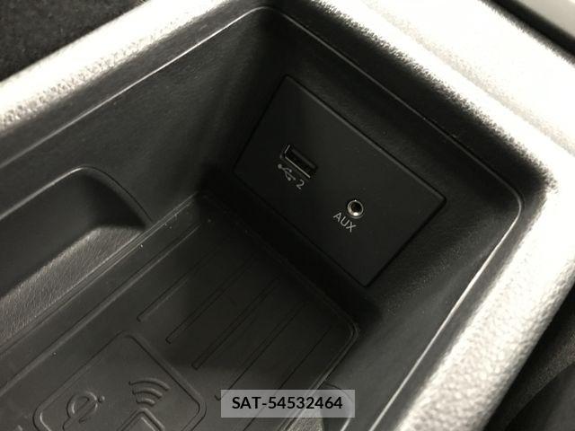 Audi Q2 2023-12 7215026-27