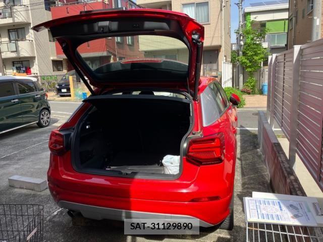 Audi Q2 2018-04 7325748-12