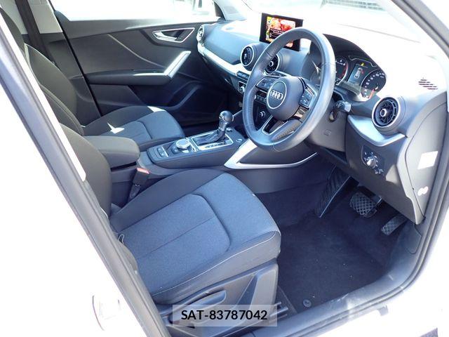 Audi Q2 2017-12 7356886-1