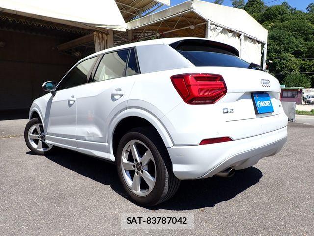 Audi Q2 2017-12 7356886-2