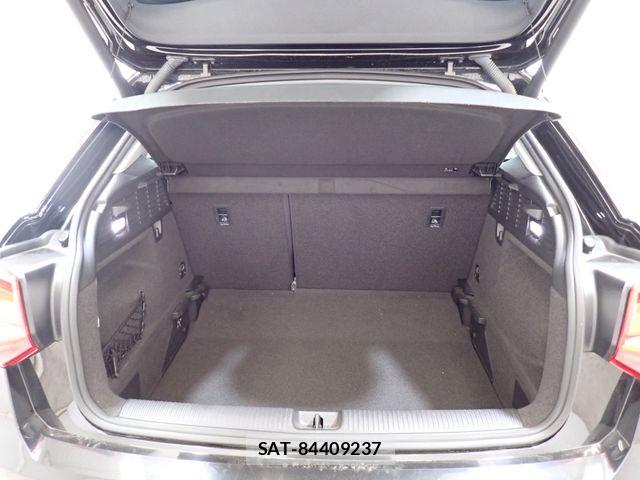 Audi Q2 2017-07 7391401-24