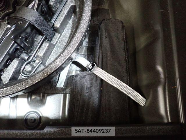 Audi Q2 2017-07 7391401-26