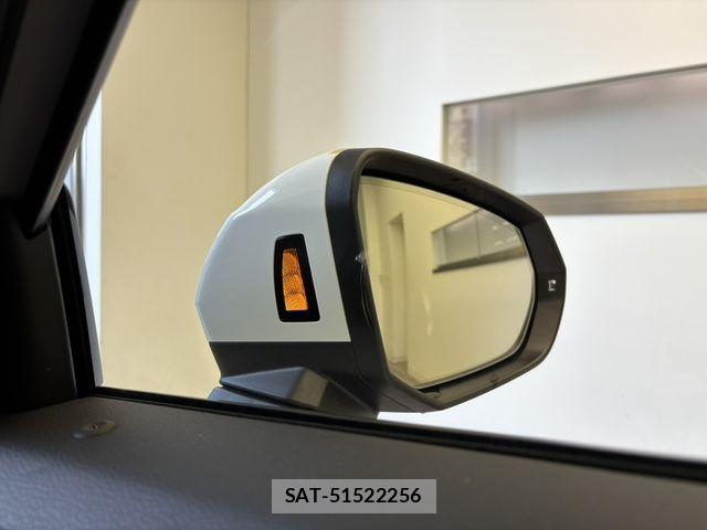Audi Q2 2025-10 7453007-9