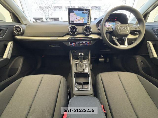 Audi Q2 2025-10 7453007-10