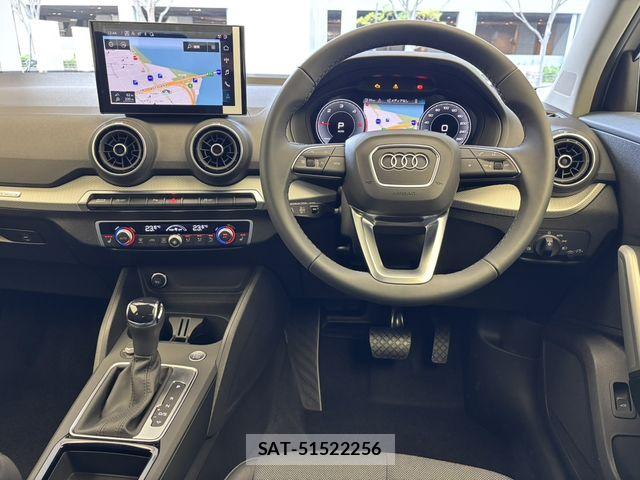Audi Q2 2025-10 7453007-11