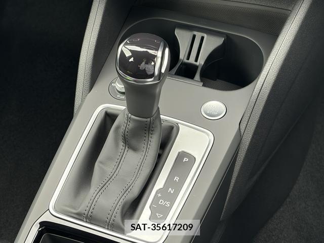 Audi Q2 2025-10 7453005-11