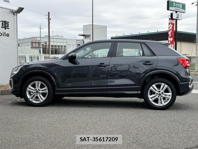 Audi Q2 2025-10 7453005-14