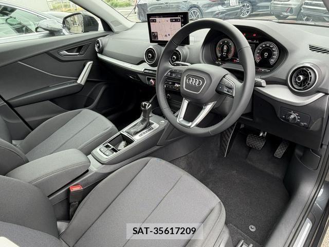 Audi Q2 2025-10 7453005-1