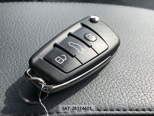 Audi Q2 2023-10 7499603-25